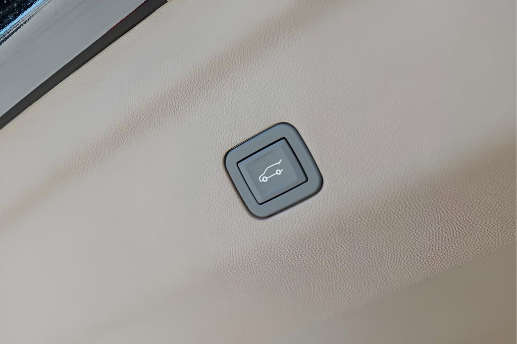 New 2026 GMC Yukon Denali w/ Sun & Power Step Package image 30