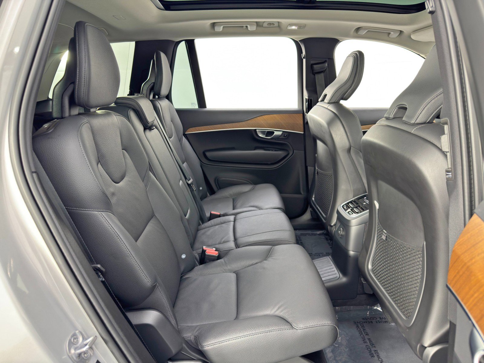 Used 2024 Volvo XC90 T8 Plus w/ Protection Package Premier image 42