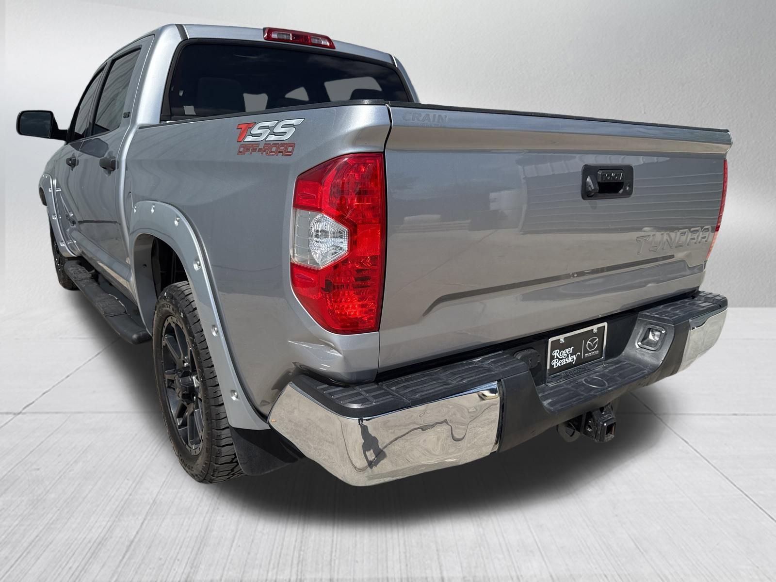 Used 2019 Toyota Tundra SR5 w/ SR5 Upgrade Package image 6