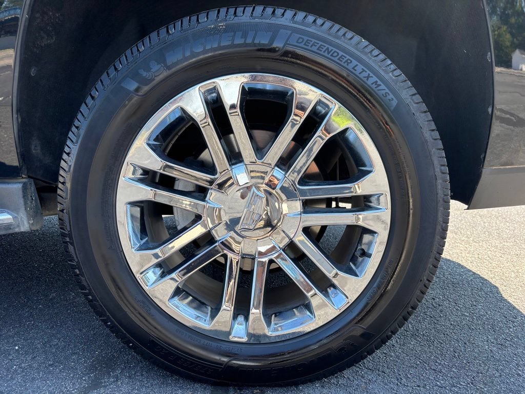 Used 2020 Cadillac Escalade 2WD image 14