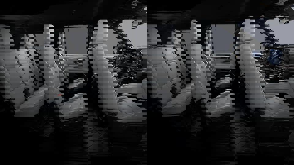 New 2025 Chevrolet Suburban Premier image 34