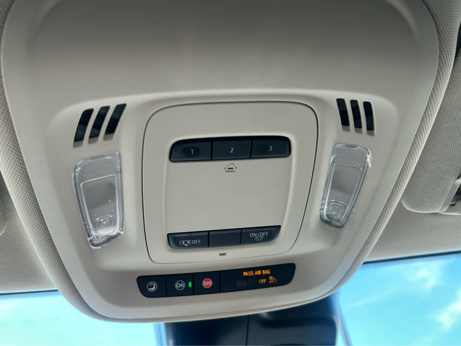 Used 2022 Buick Envision Essence w/ Technology Package I FWD image 52