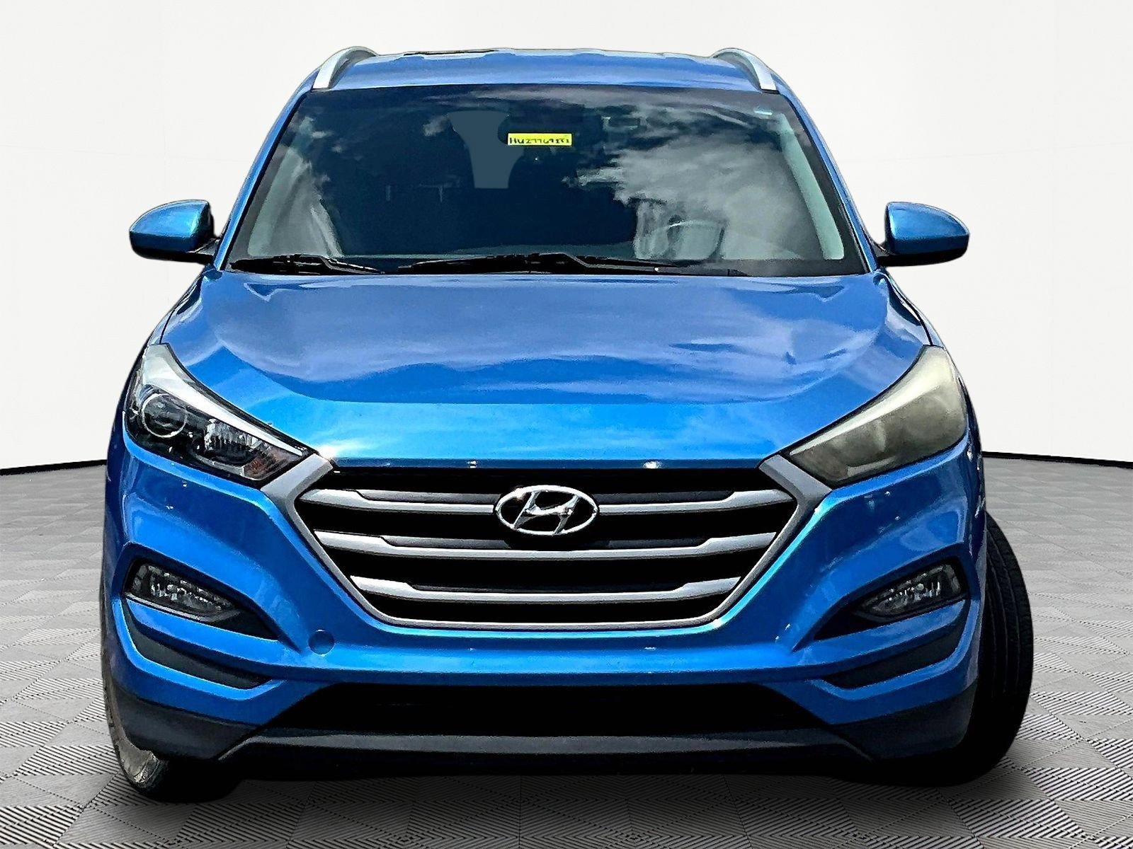 Used 2017 Hyundai Tucson SE AWD/4WD image 2