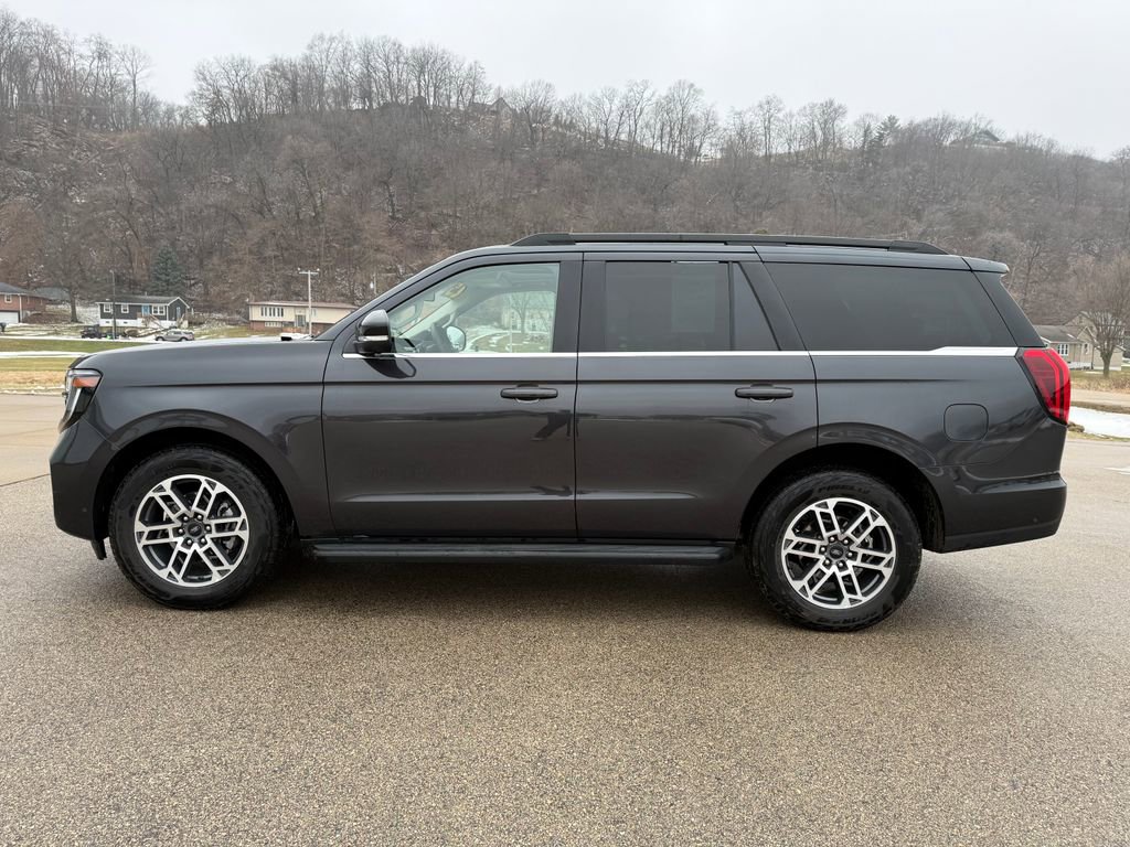 Used 2025 Ford Expedition Active image 9