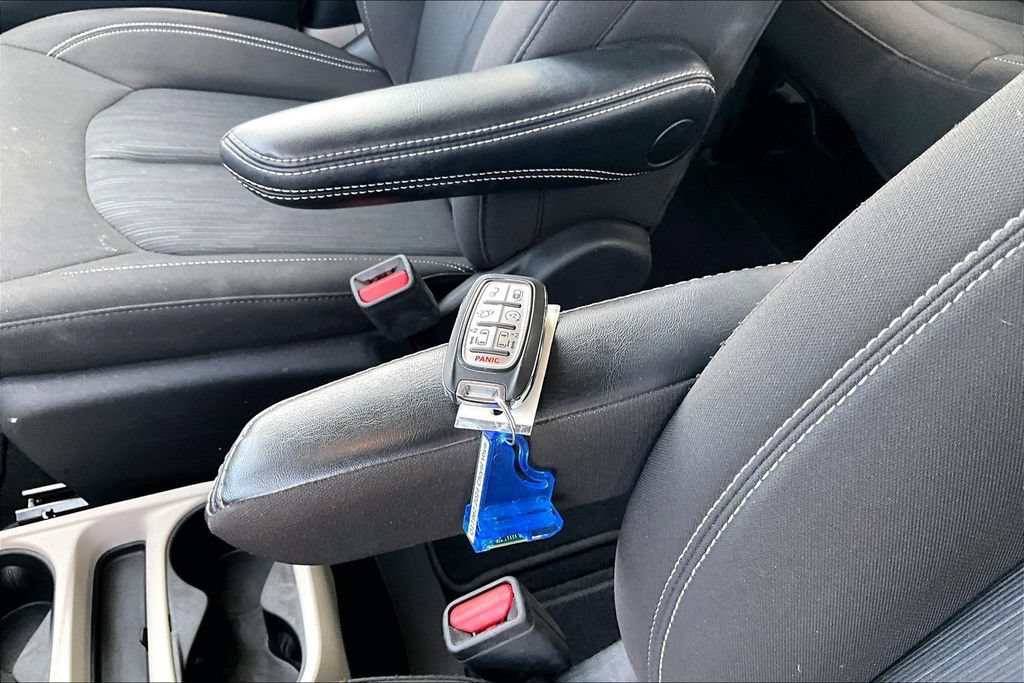 Used 2024 Chrysler Voyager LX FWD image 37
