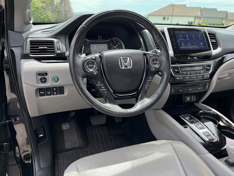 Used 2017 Honda Pilot Touring image 10