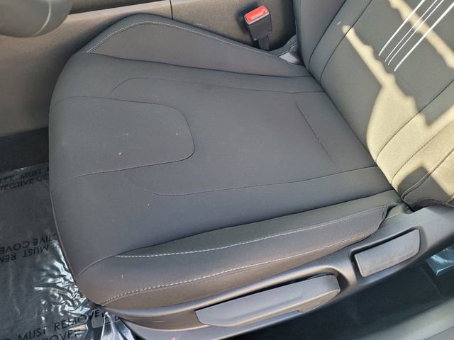 Used 2025 Hyundai Elantra SEL image 12