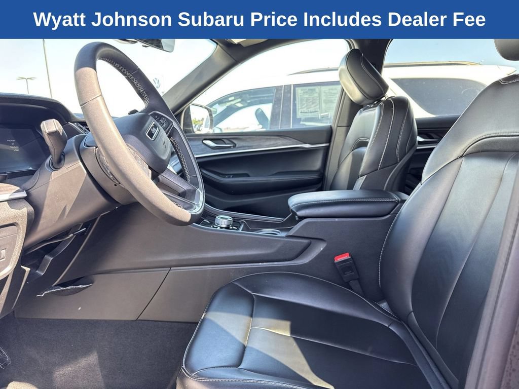 Used 2025 Jeep Grand Cherokee L Limited AWD/4WD image 14