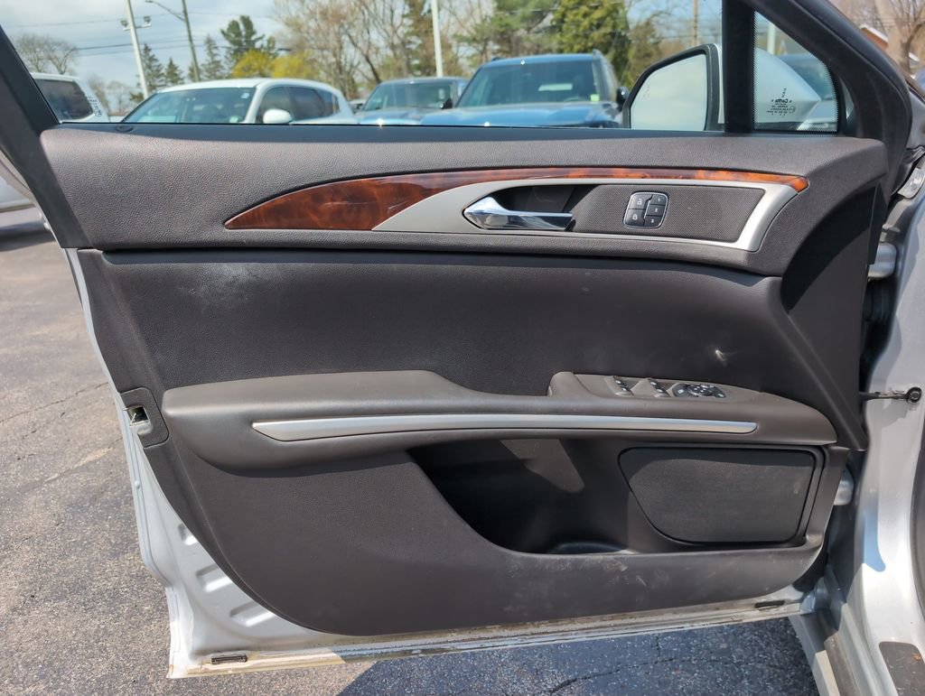 Used 2014 Lincoln MKZ Hybrid FWD image 10