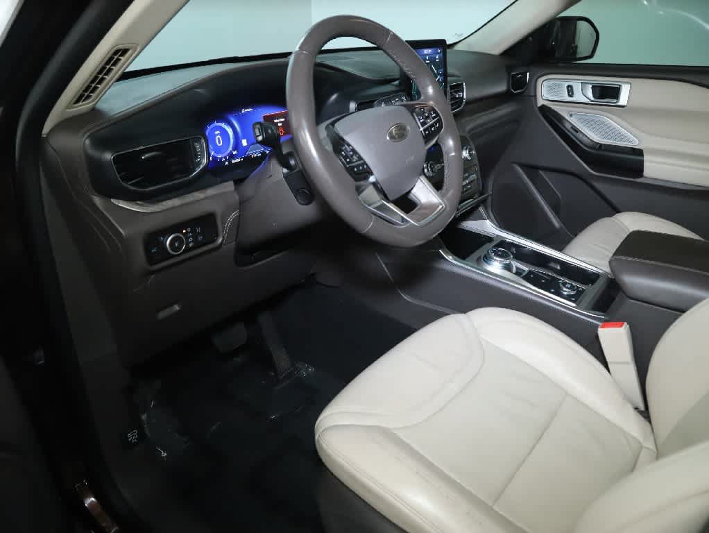 Used 2020 Ford Explorer Platinum w/ Premium Technology Package AWD/4WD image 18