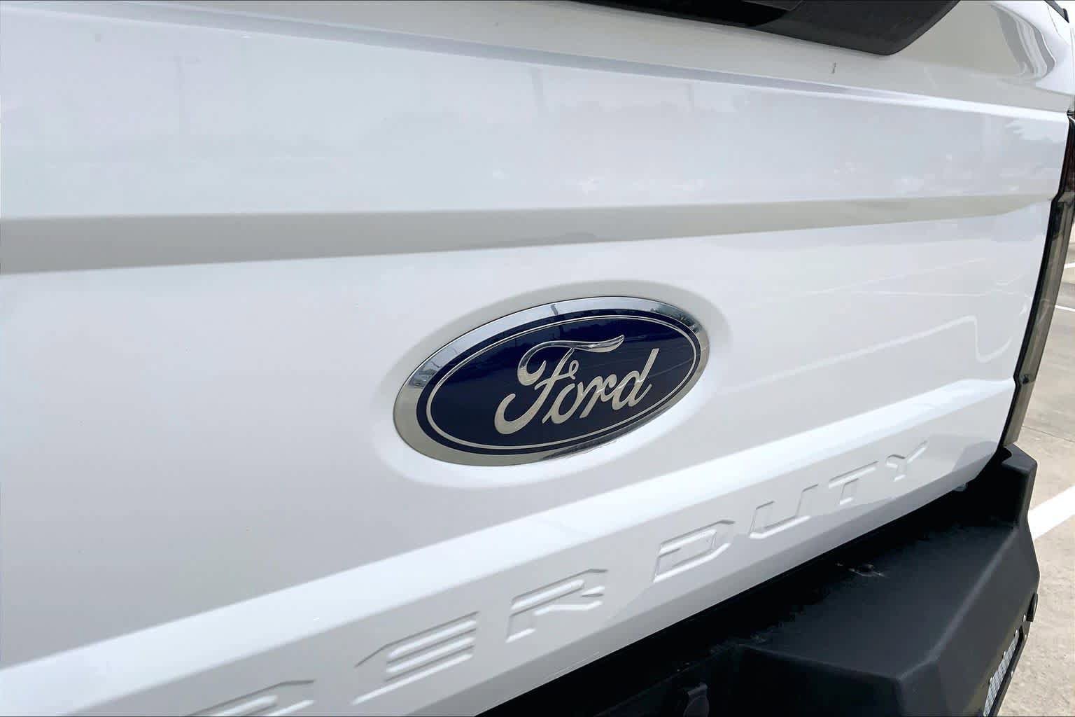 Used 2017 Ford F350 XLT w/ XLT Value Package AWD/4WD image 29