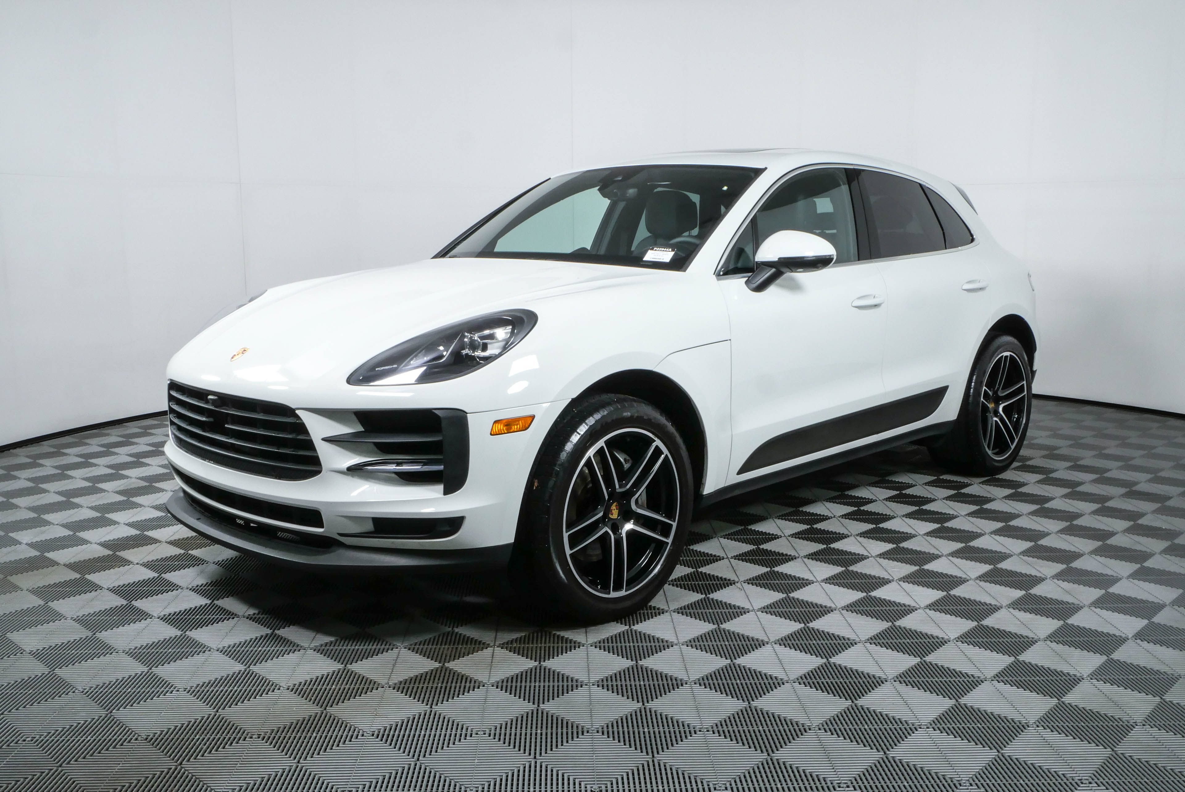 Certified 2021 Porsche Macan S AWD/4WD image 1