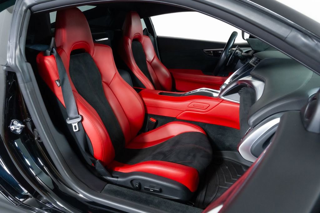 Used 2020 Acura NSX image 32