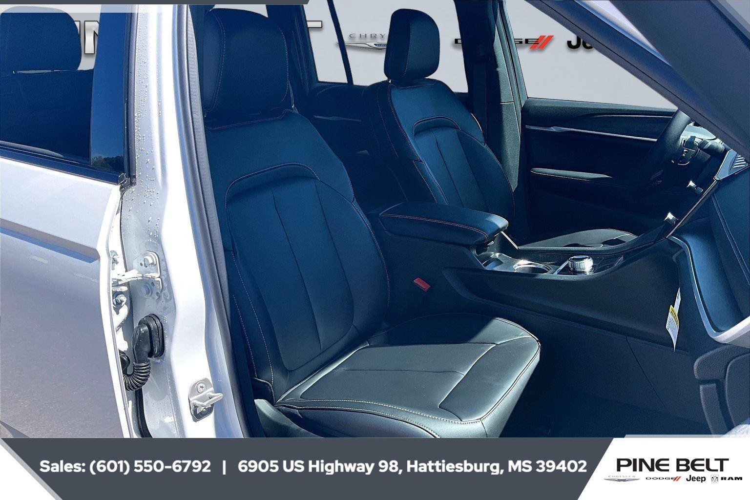 New 2026 Jeep Grand Cherokee Limited w/ Limited Altitude Package RWD image 9