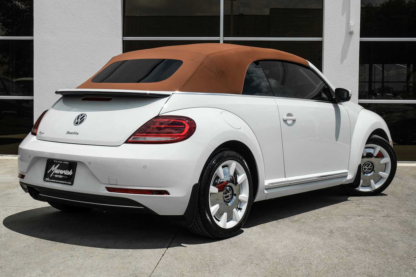 Used 2019 Volkswagen Beetle 2.0T Final Edition SEL FWD image 9