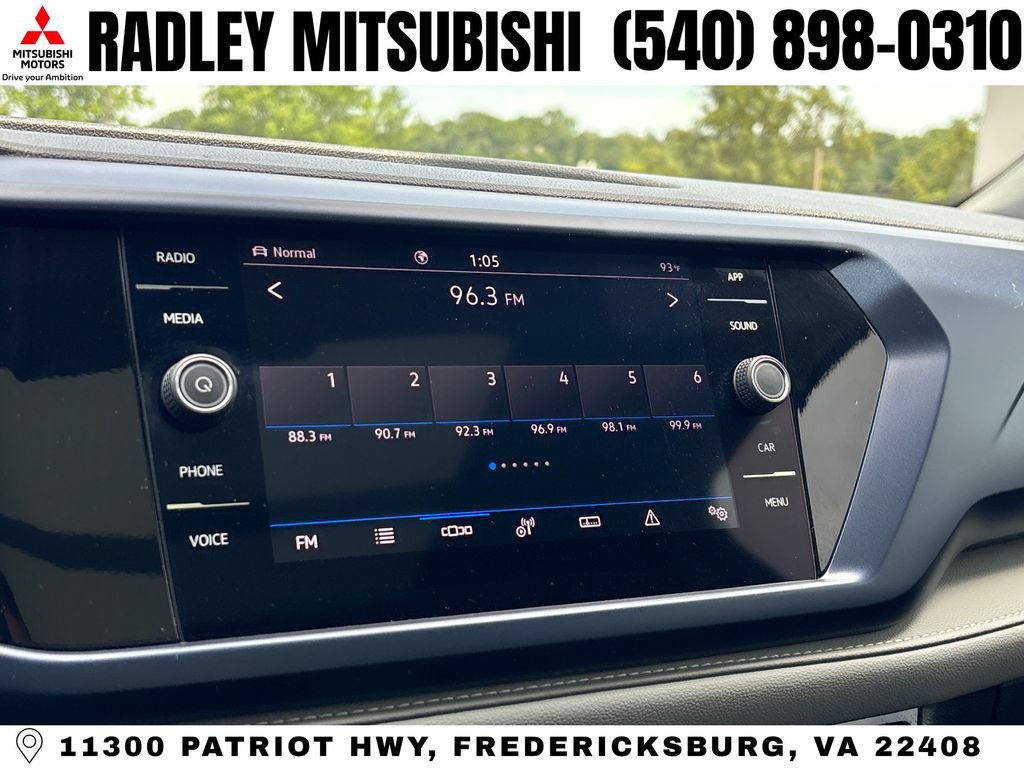 Used 2024 Volkswagen Taos SE w/ Panoramic Sunroof Package AWD/4WD image 8