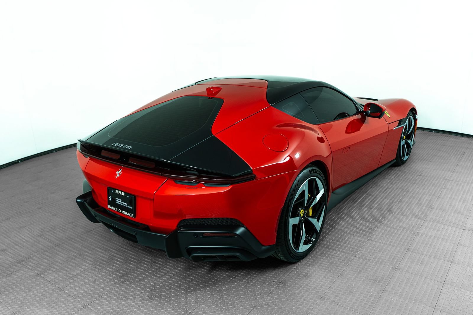Certified 2025 Ferrari 12Cilindri RWD image 9