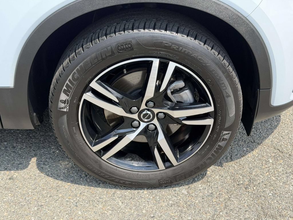 Used 2024 Volvo XC40 B5 Core AWD/4WD image 25