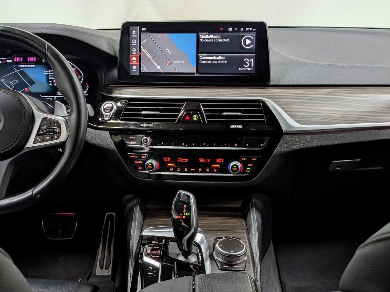 Used 2022 BMW M550i xDrive image 25