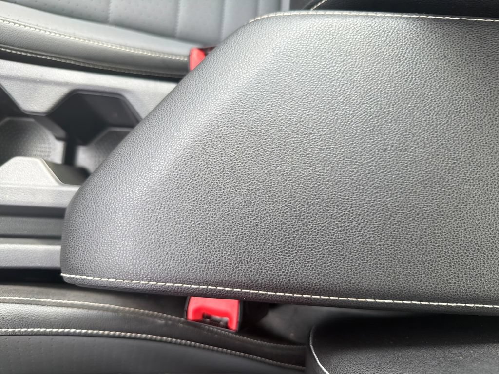 Used 2025 Volkswagen Jetta SE FWD image 22