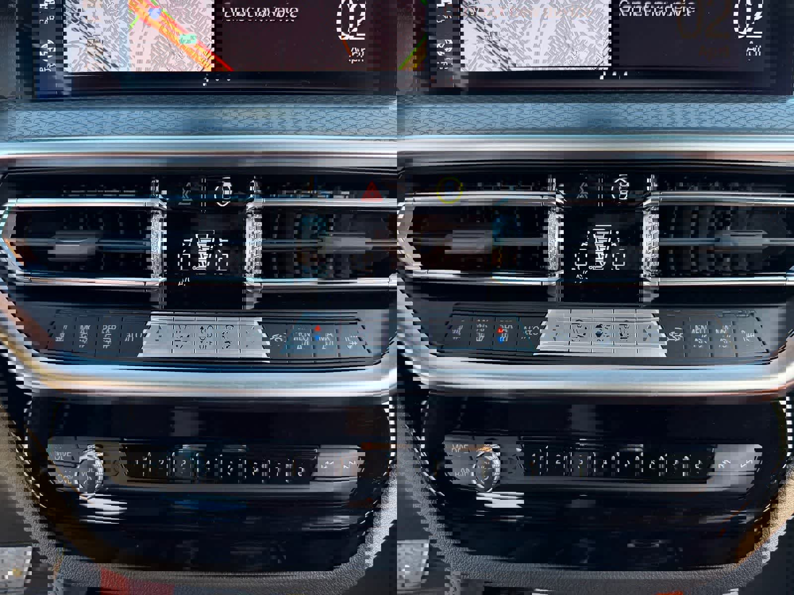 Used 2025 BMW X4 xDrive30i w/ Premium Package image 14