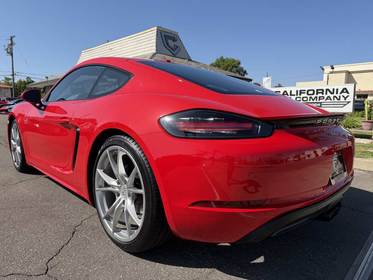 Used 2019 Porsche 718 Cayman RWD image 4
