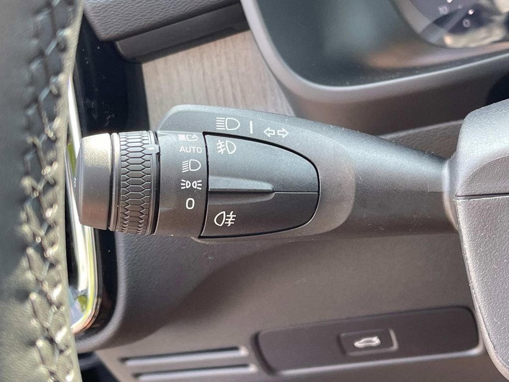 New 2026 Volvo XC40 B5 Plus w/ Protection Package Premier image 30