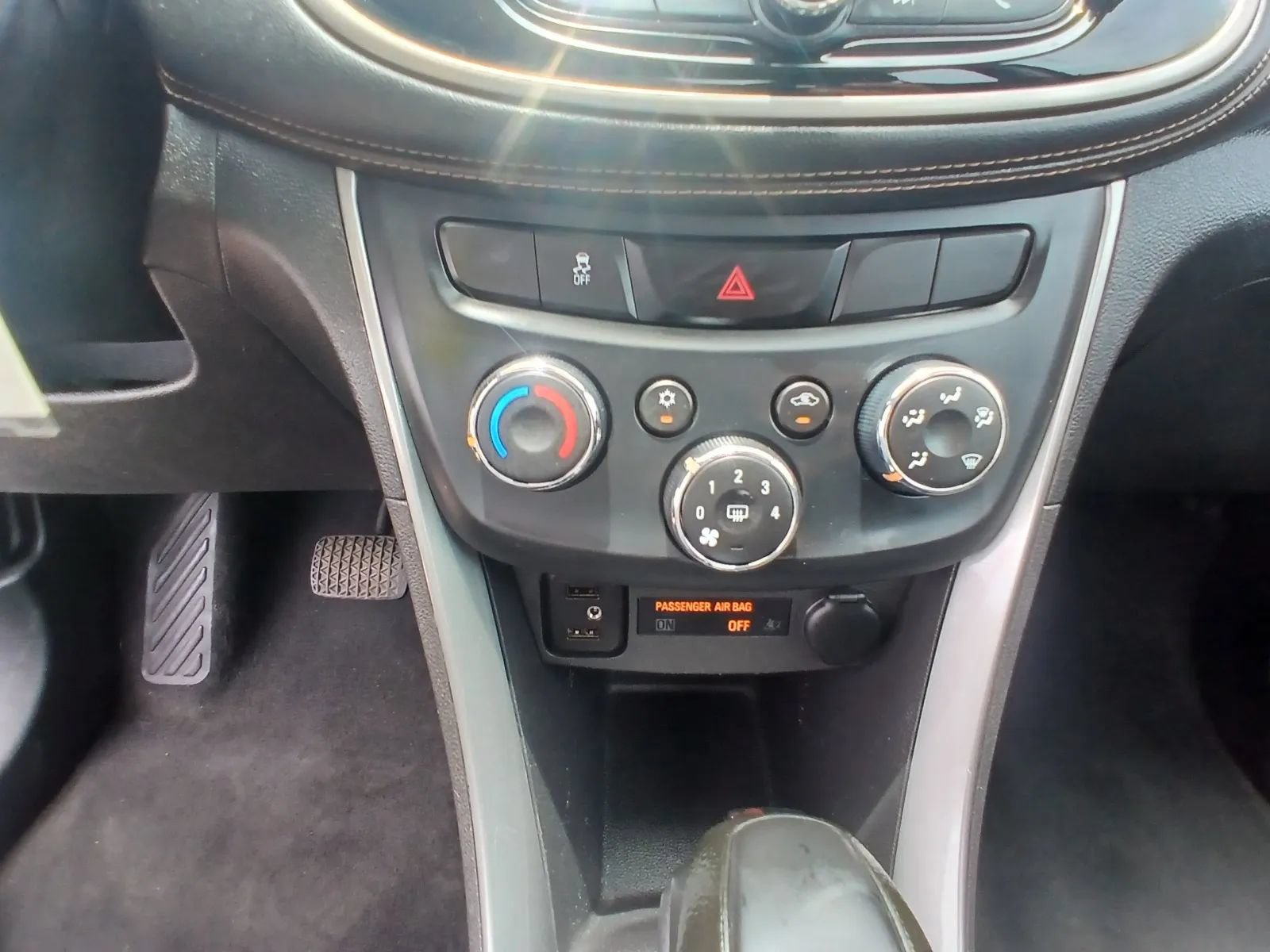 Used 2017 Chevrolet Trax LS FWD image 32