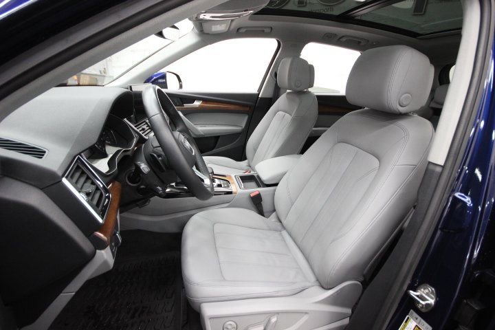 Used 2022 Audi Q5 2.0T Premium w/ Convenience Package AWD/4WD image 12