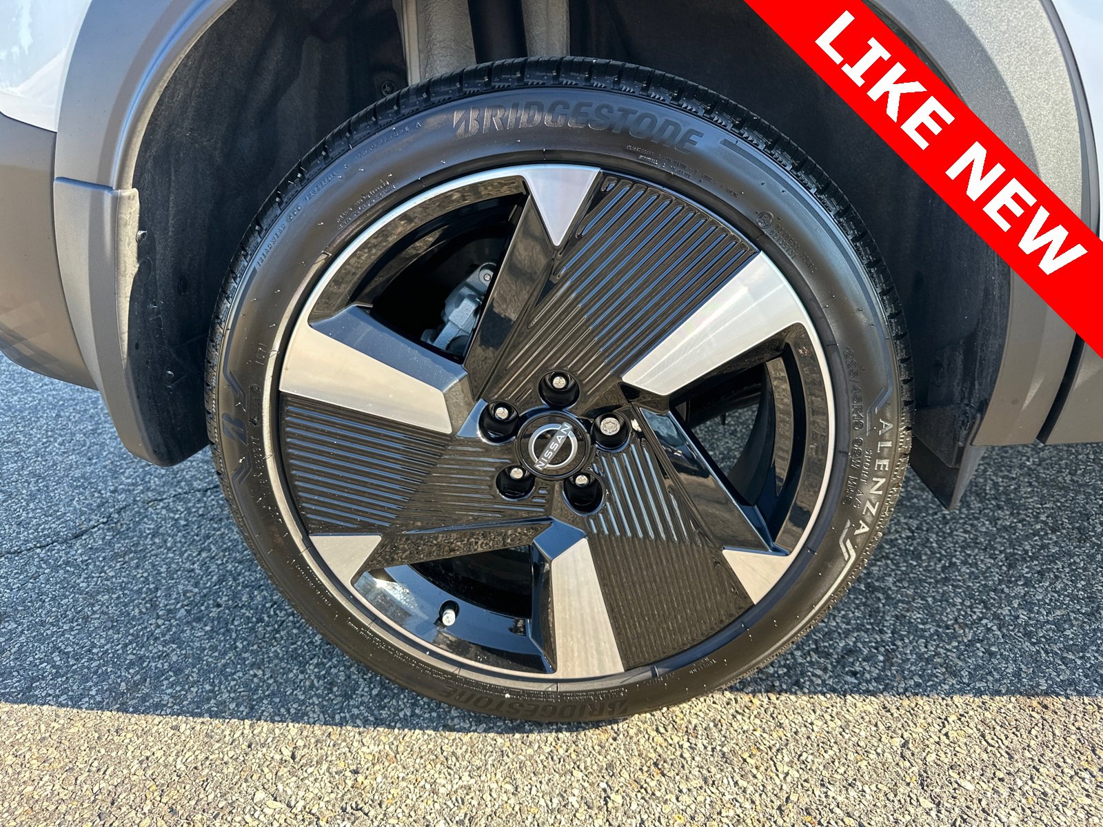 Certified 2025 Nissan Kicks SR image 17