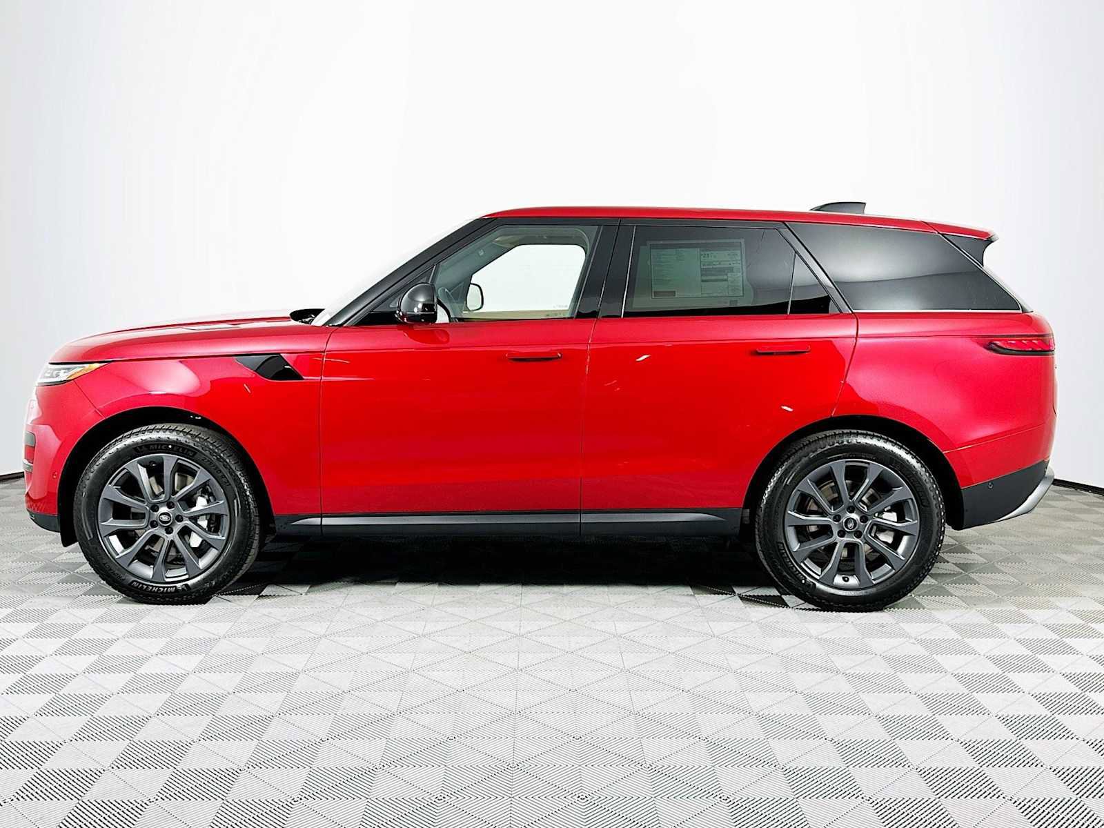 Used 2024 Land Rover Range Rover Sport SE image 8