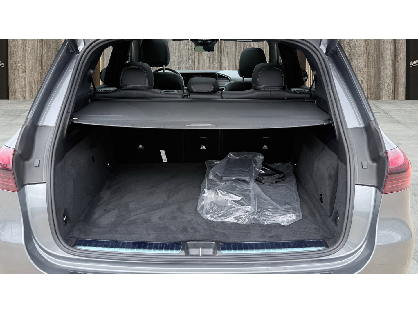 Used 2025 Mercedes-Benz GLE 450e 4MATIC image 23