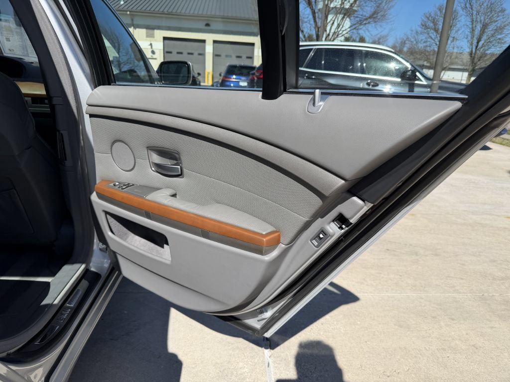 Used 2002 BMW 745i RWD image 79