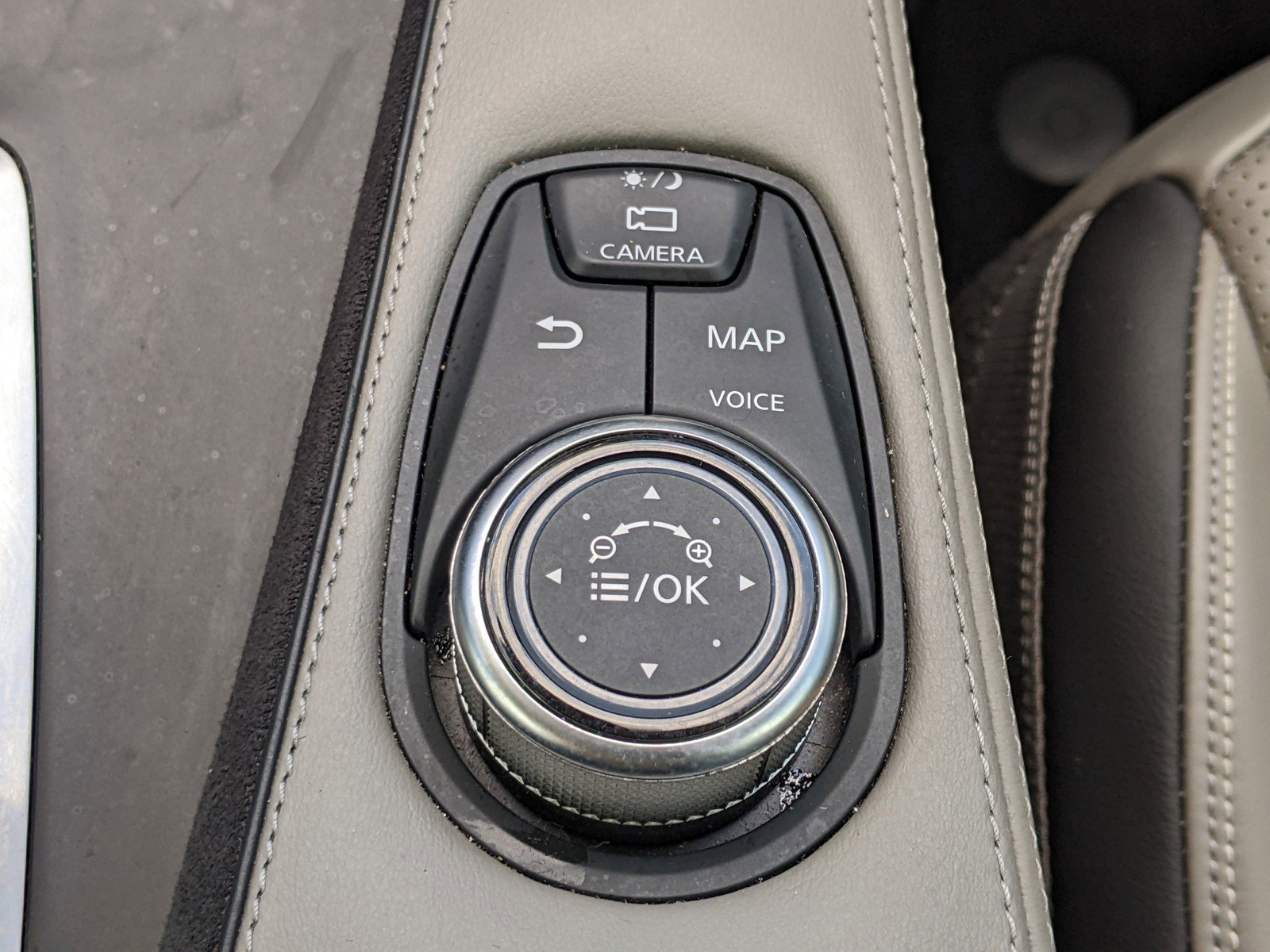 Used 2023 INFINITI QX50 Sensory image 28