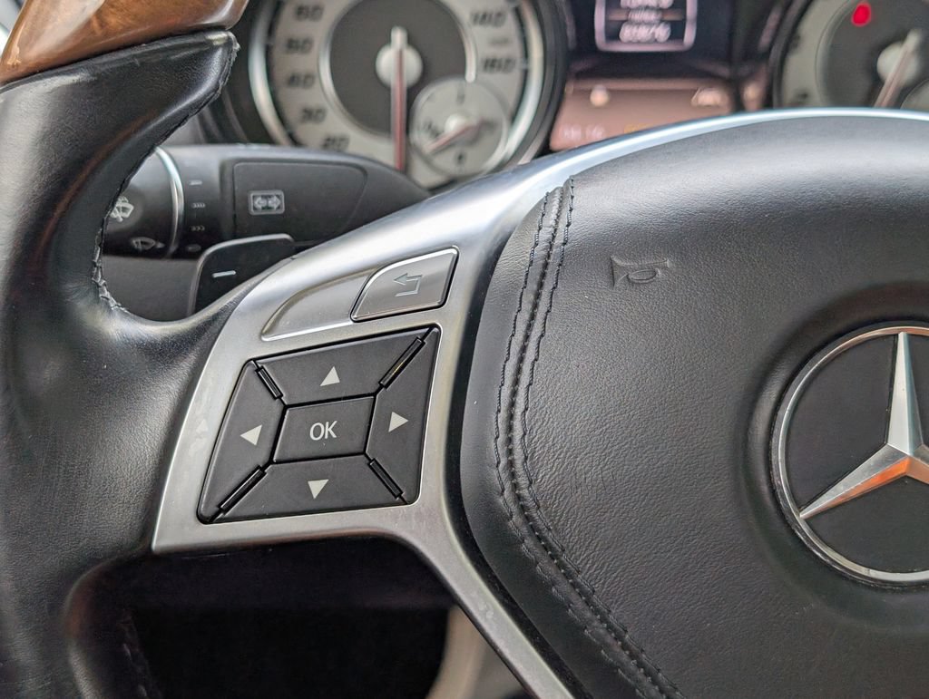 Used 2013 Mercedes-Benz SL 550 image 28