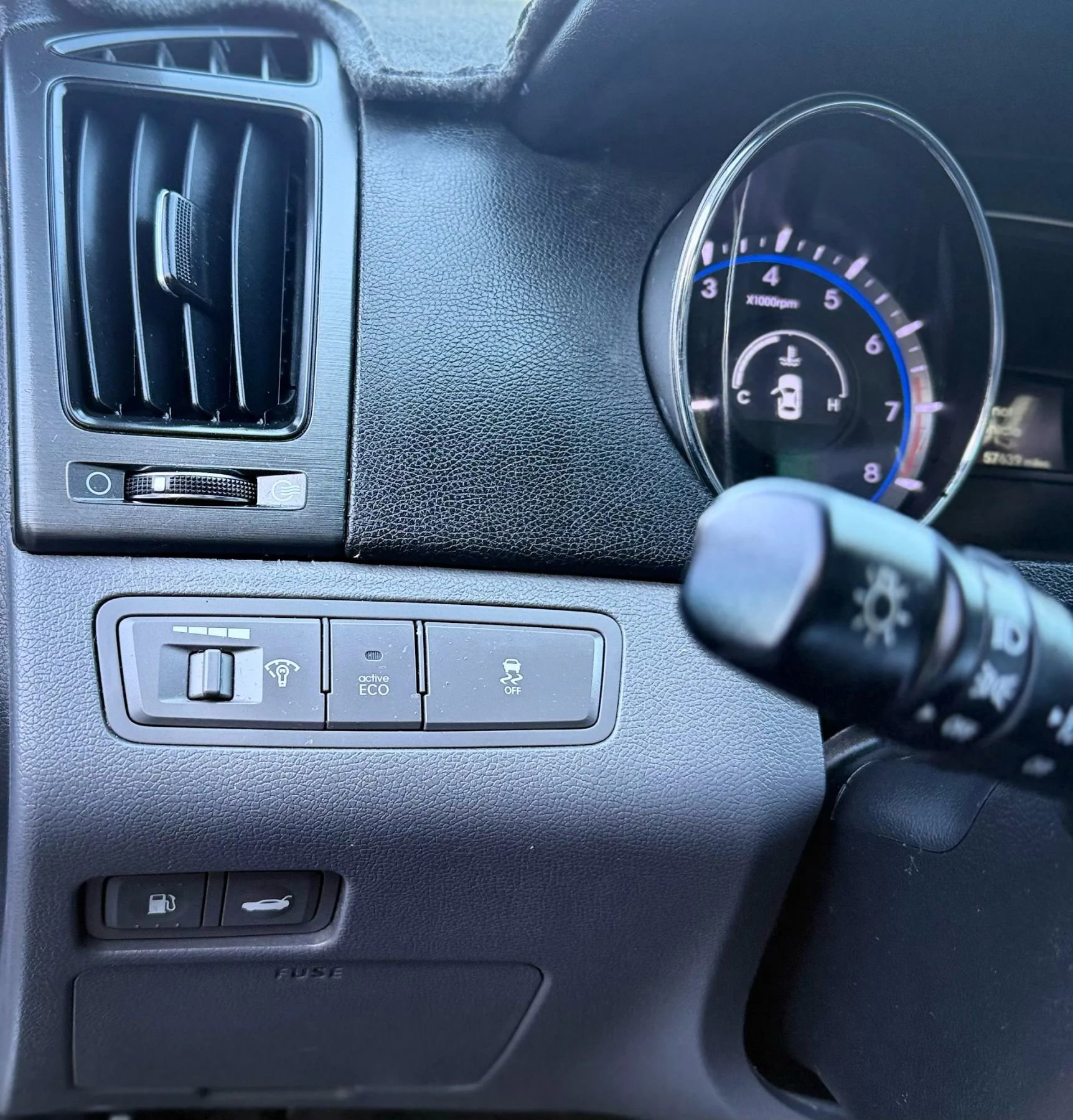 Used 2013 Hyundai Sonata SE w/ Navigation & Sunroof Pkg image 23