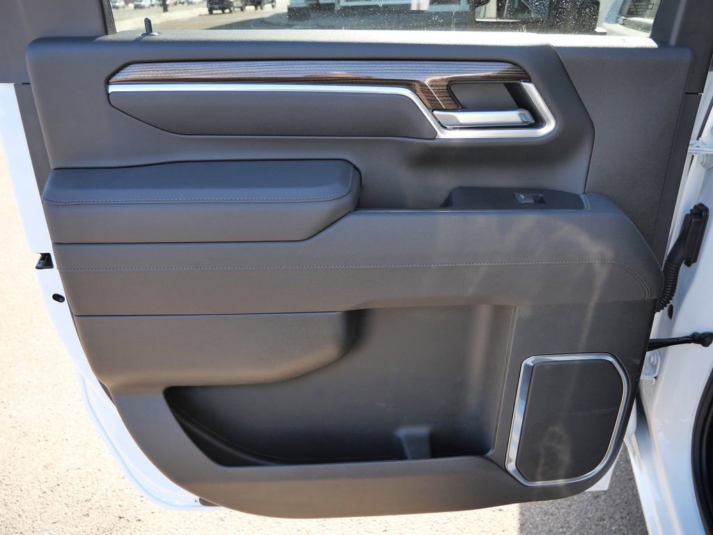 Used 2025 Chevrolet Silverado 2500 LT w/ Convenience Package image 23