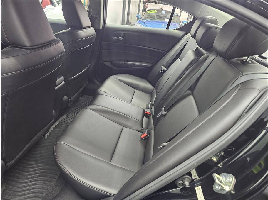 Used 2018 Acura ILX FWD image 11