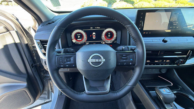 Used 2025 Nissan Rogue SL FWD image 26