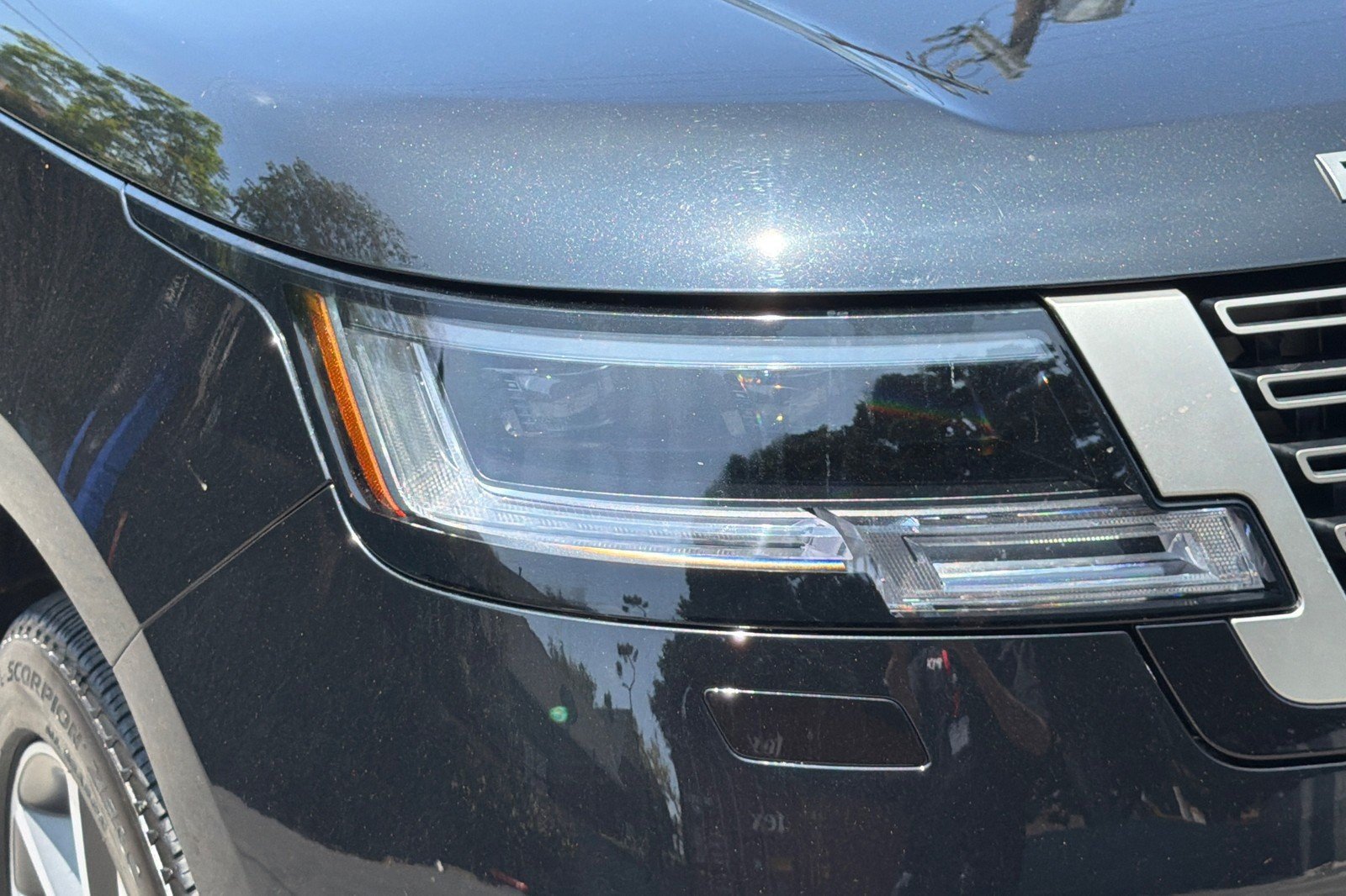 Certified 2025 Land Rover Range Rover SE AWD/4WD image 12
