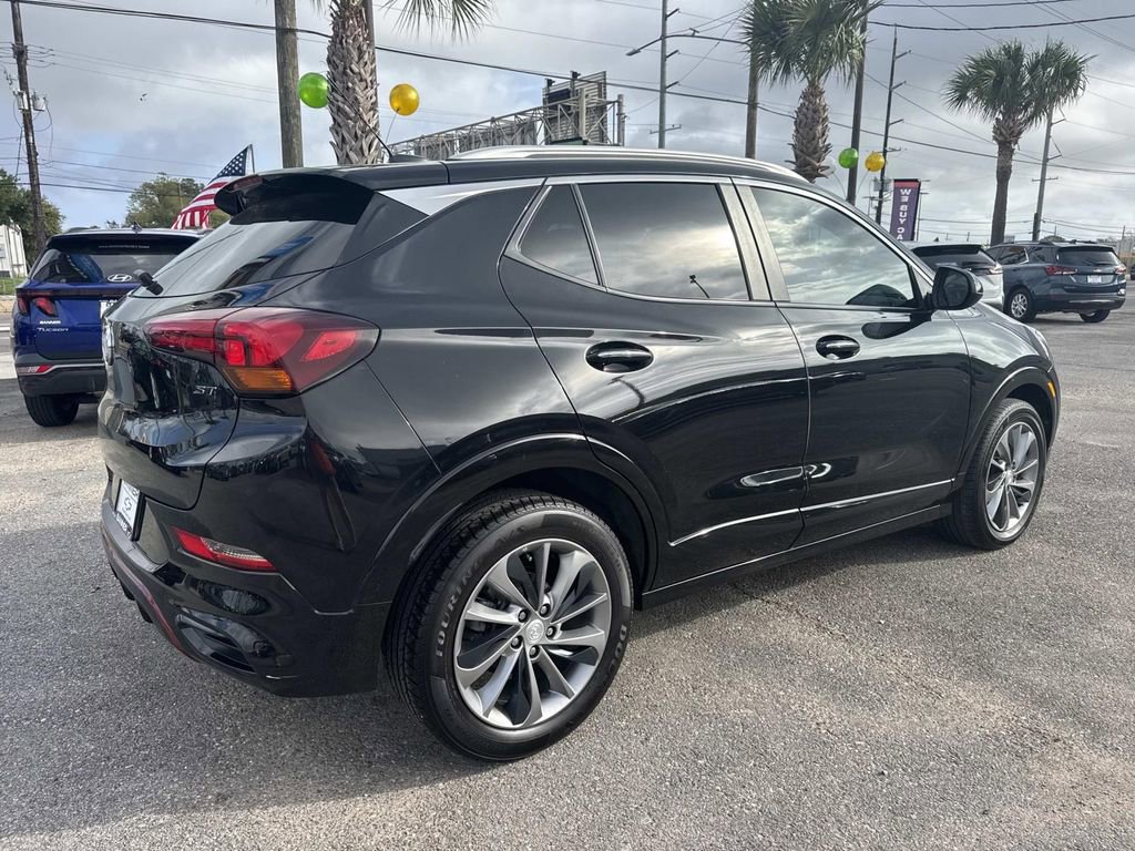 Certified 2023 Buick Encore GX Select w/ Sport Touring Package FWD image 5