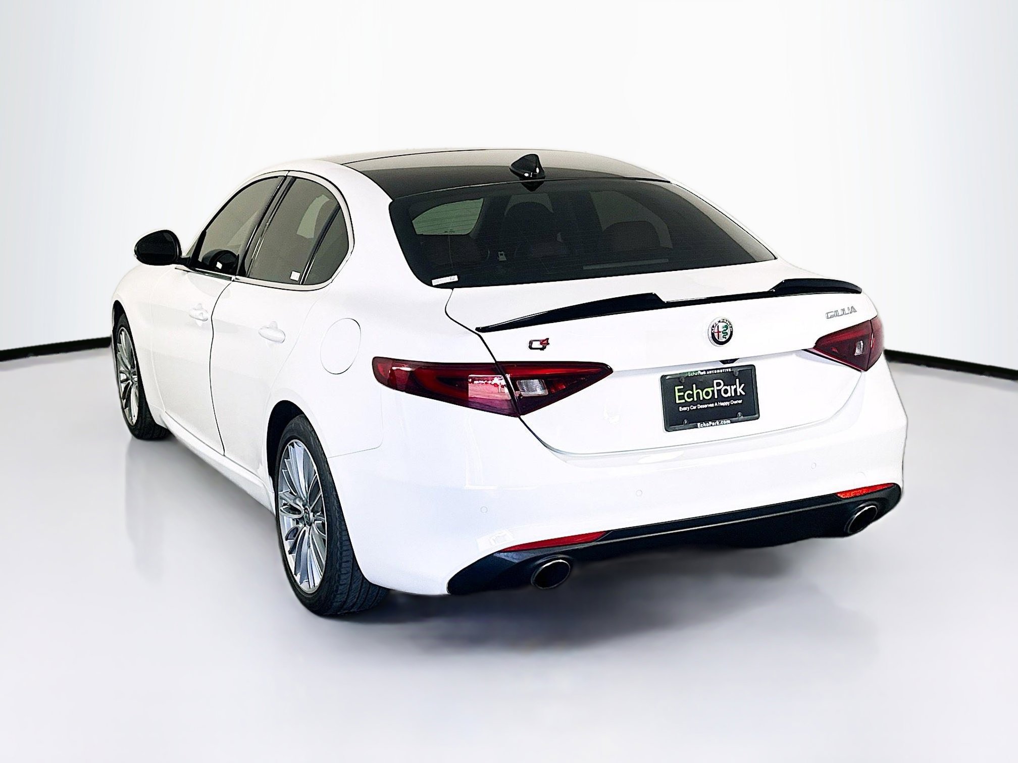 Used 2019 Alfa Romeo Giulia Ti w/ Quick Order Package 22X Lusso image 5