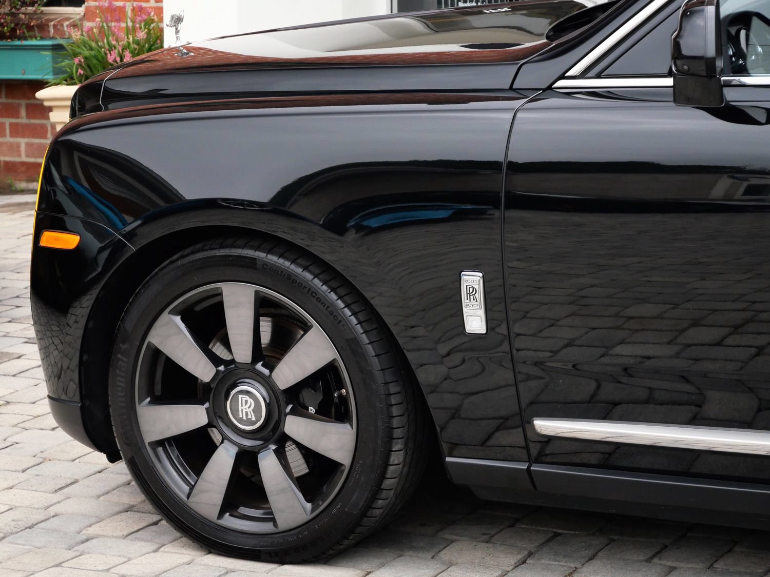 Certified 2023 Rolls-Royce Cullinan AWD/4WD image 13