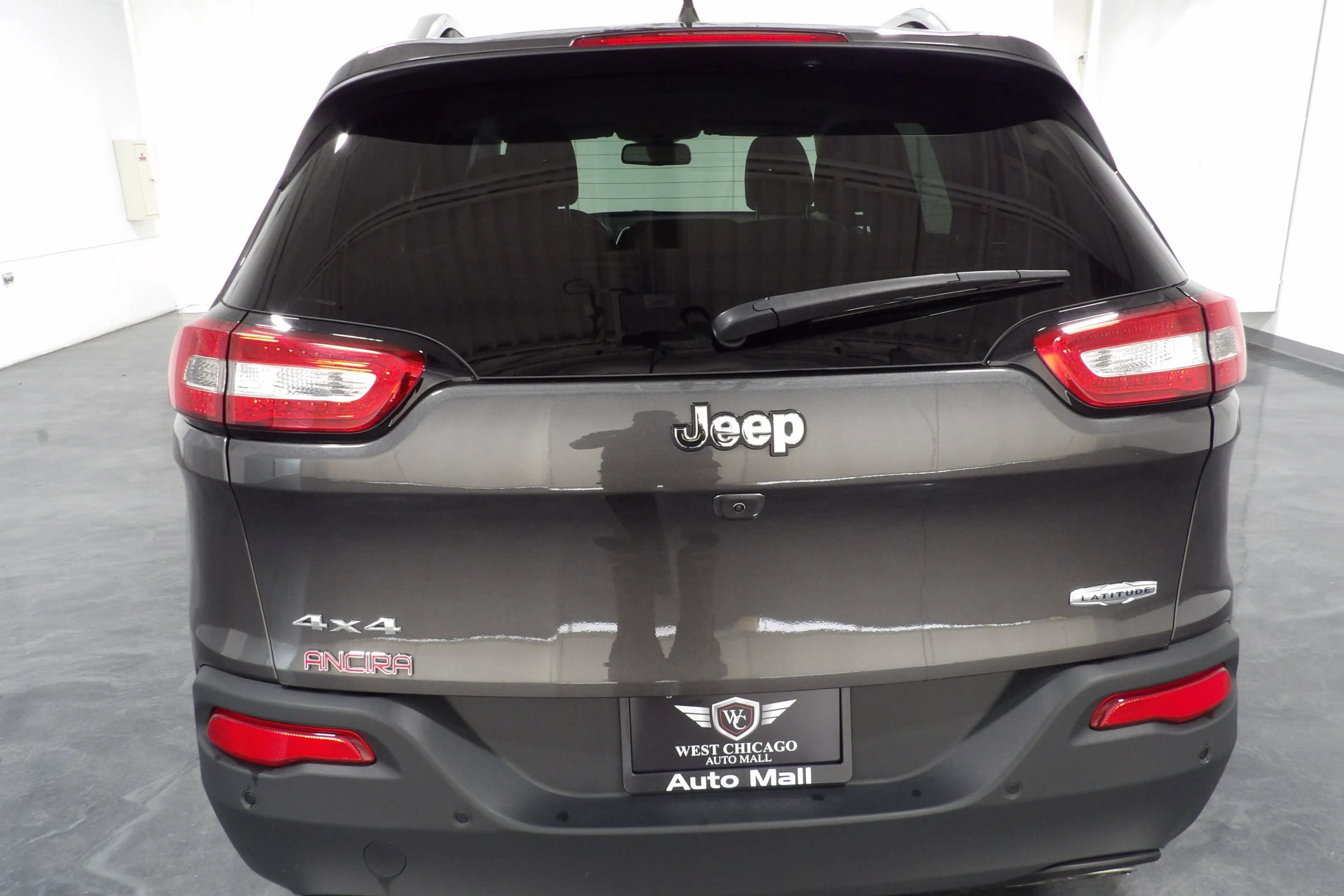 Used 2017 Jeep Cherokee Latitude w/ Safety/Convenience Group AWD/4WD image 5