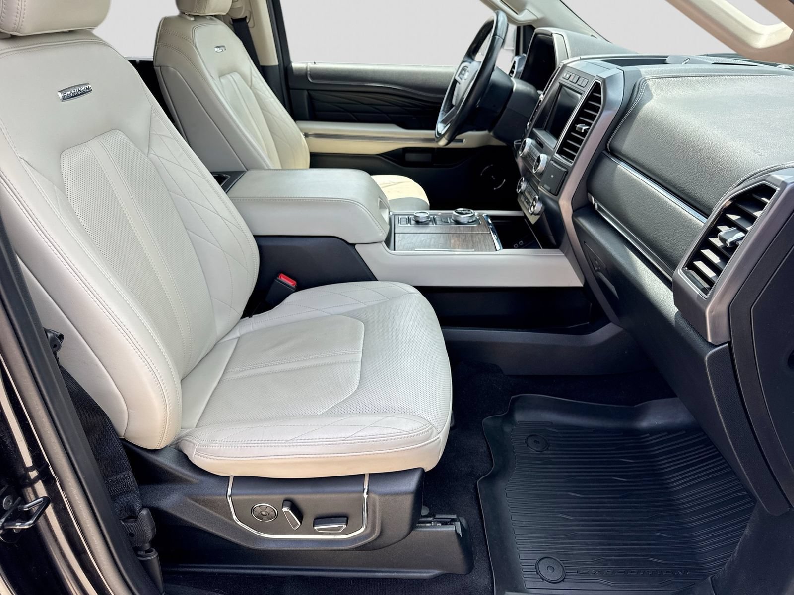 Used 2019 Ford Expedition Platinum AWD/4WD image 26