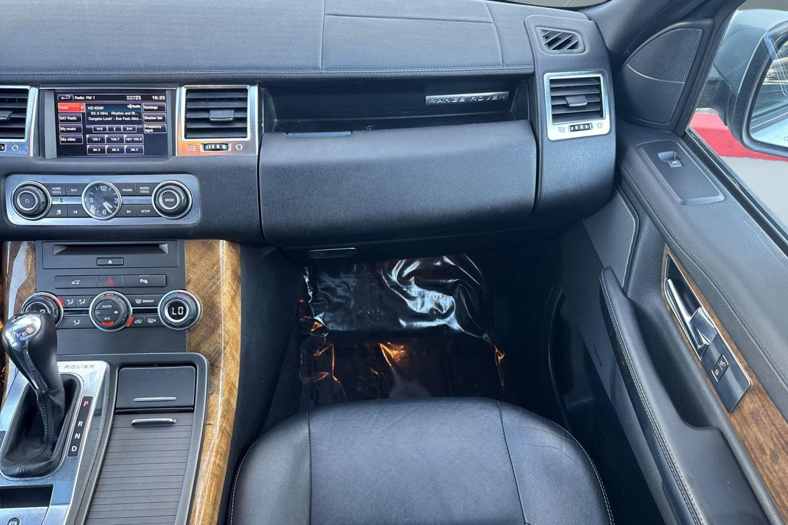 Used 2013 Land Rover Range Rover Sport HSE image 31