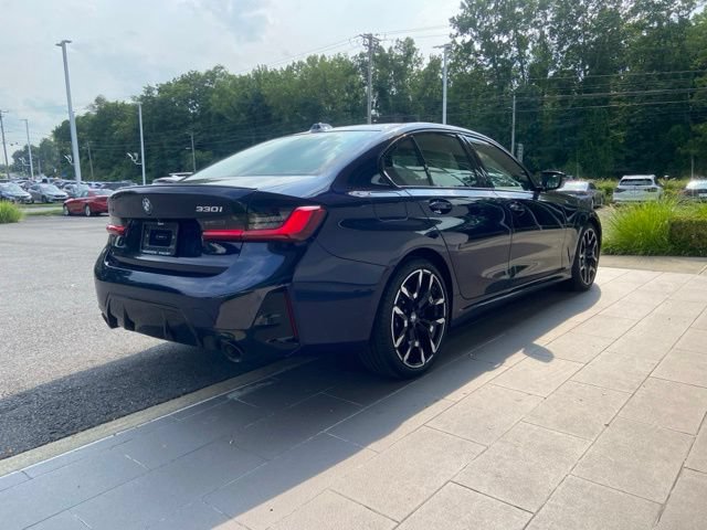 Used 2026 BMW 330i xDrive Sedan w/ M Sport Package AWD/4WD image 7