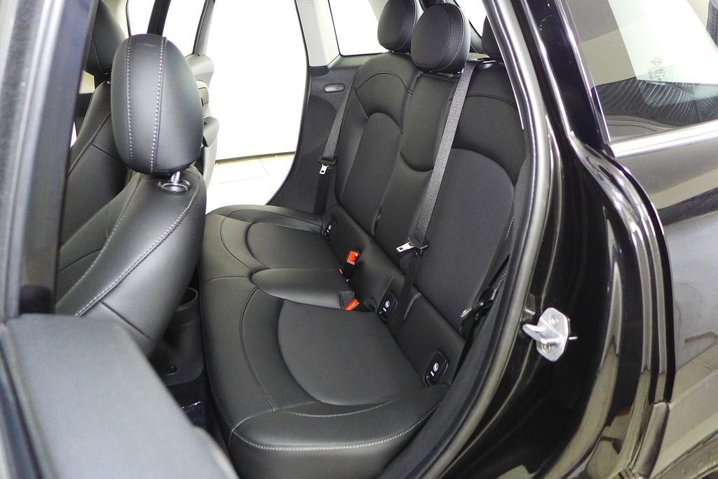 Used 2019 MINI Cooper 4-Door Hardtop image 21