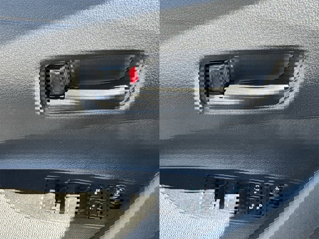 Certified 2025 Toyota Corolla LE image 25