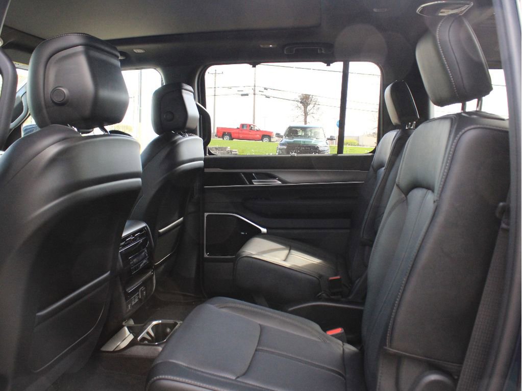 New 2026 Jeep Grand Wagoneer Limited AWD/4WD image 34